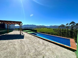 Xalet  Lugar la uz. Casona tradicional con terraza, piscina y finca de 14000 m2