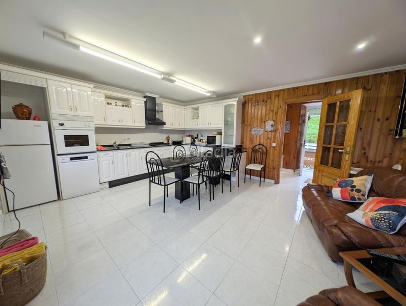 Foto a70df6ef-f101-450b-9fa7-ac3ce0086000. Xalet amb aparcament piscina a Tineo