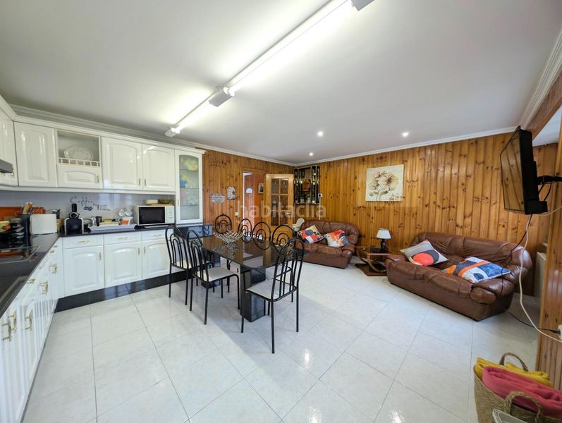 Foto f399e132-473d-4c3b-b4f0-96c180e77e6f. Xalet amb aparcament piscina a Tineo