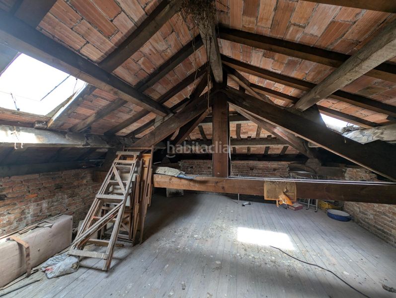 Foto fb28aa8b-4d62-4d61-ad42-95cc00692000. Chalet in calle calle de vital aza 38 in Lena