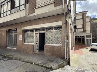 Geschäftsraum in Rafael riego 10. Local comercial amplio en turón mieres, asturias con parking ady