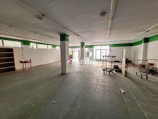 Local commercial  Rafael riego. Local comercial en turon