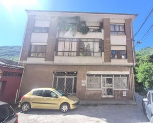 Business premise in Rafael riego 10. Oportunidad en turón espacioso local, parking adyacente, céntric