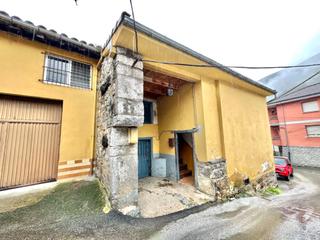 Casa adossada  Lugar felechosa arriba. Casa de piedra con cuadra en felechosa