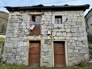 Casa  Casomera. Casa de piedra para reformar en el pueblo de rioaller, principad