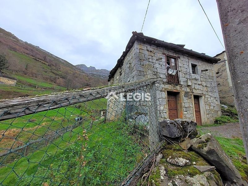 Foto 79347992-a2a6-4fe4-ba62-34dbe3e970eb. Casa a Aller
