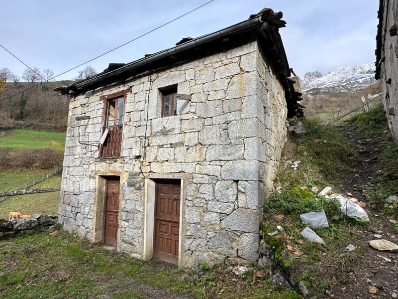 Foto c040dc27-8ae5-4b02-8e7e-0e3a22d7e3fc. Casa a Aller