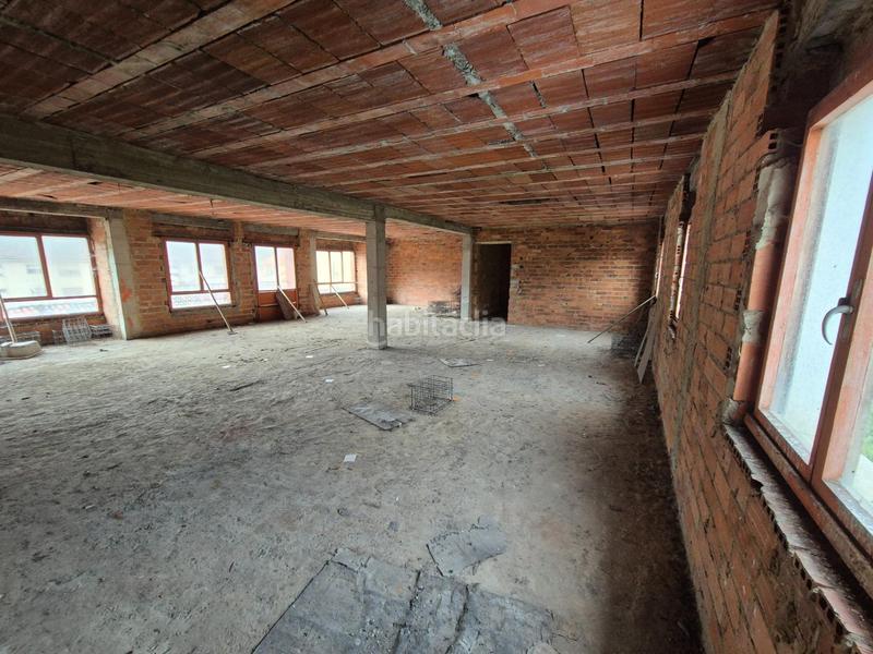 Foto 10fa0a0c-41ee-4e64-b3a3-f291dae71a25. Edifici a calle carretera general 41 a Aller