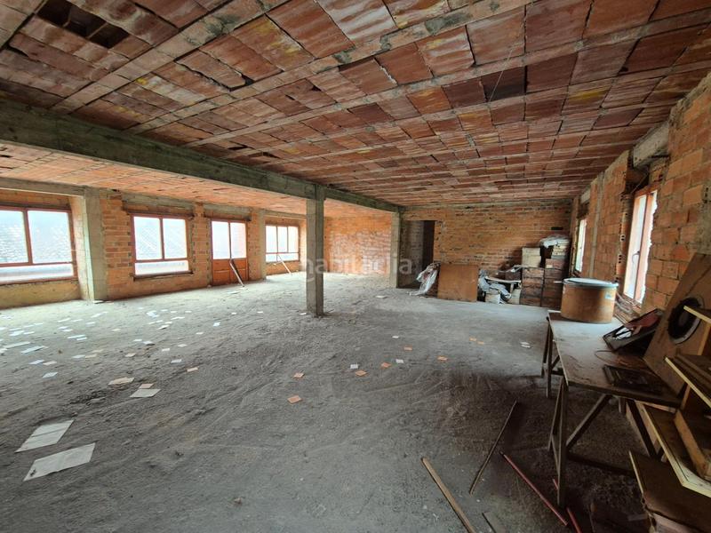 Foto 27835a92-60da-49cb-8b99-cdf7145959e8. Edifici a calle carretera general 41 a Aller