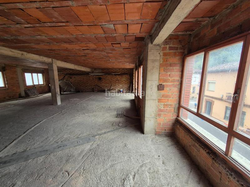 Foto 6085714f-1f3f-48f2-855b-45dd66c03e04. Edifici a calle carretera general 41 a Aller