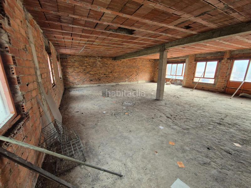 Foto b1b69677-5669-4a31-8b17-7212e506683d. Edifici a calle carretera general 41 a Aller