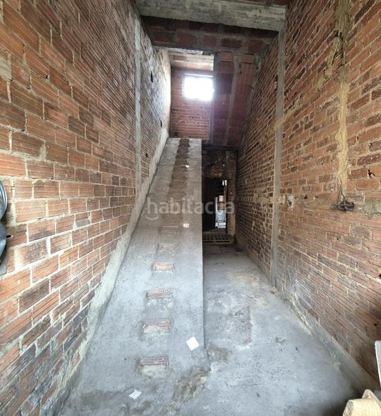 Foto b99b2cef-df07-4fda-9668-804c5896f302. Edifici a calle carretera general 41 a Aller