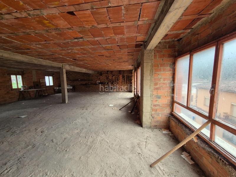 Foto ca97f9bd-56ff-40b8-8325-b7a22c46379c. Edifici a calle carretera general 41 a Aller