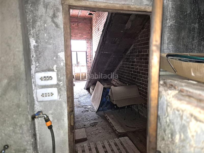 Foto d76b0155-042f-4ee1-8d72-7e5605d3d702. Edifici a calle carretera general 41 a Aller