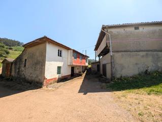 Chalet  Lugar anduerga. Casa con almacén, cuadrahangar y hórreo con llagar en finca de 2