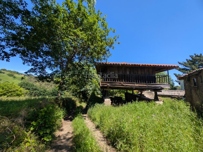 Foto 66e8e063-9291-462e-b6ef-8596f77323d7. Casa amb aparcament a Salas