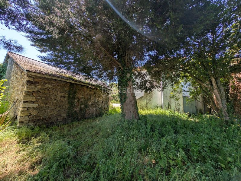 Foto abd1ddce-b232-4a69-8a2f-fc47c08f4df2. Casa amb aparcament a Salas
