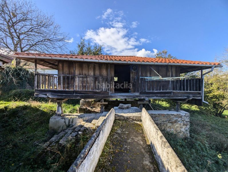 Foto b49c9c69-e934-4562-b9dd-10d0dbcd1034. Casa amb aparcament a Salas