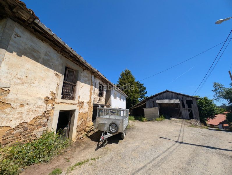 Foto e8c83868-cc70-4cfc-bc59-f7cbd448f49c. Casa amb aparcament a Salas