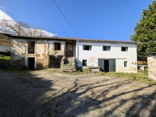 House  Lugar barrio,el. Conjunto rural tradicional asturiano rodeado de 1700 mts de finc