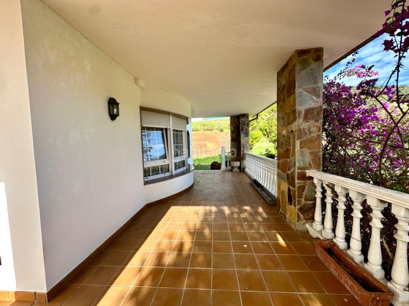 Foto 0db79699-3d62-4f03-883e-f0c628b04fae. Xalet amb aparcament piscina a Valdés