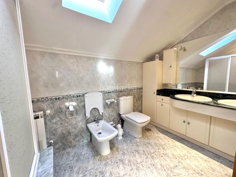 Foto 22392cc6-c150-45ce-904f-1e3f73c82707. Xalet amb aparcament piscina a Valdés