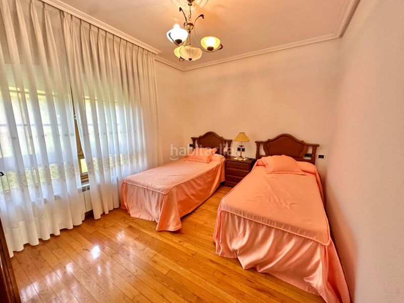 Foto 38ef787f-eea4-475f-ae11-70a3caa9e27d. Xalet amb aparcament piscina a Valdés