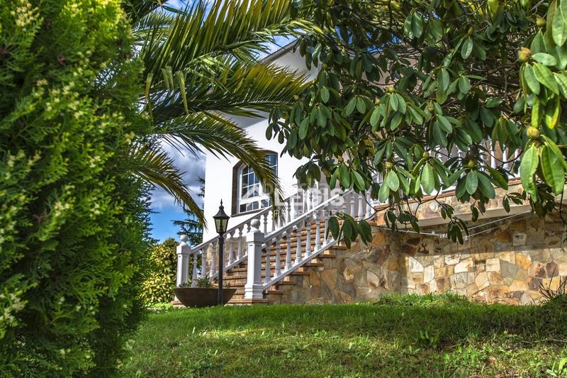 Foto 42400f08-9b2f-44ba-b517-11786440daa5. Xalet amb aparcament piscina a Valdés