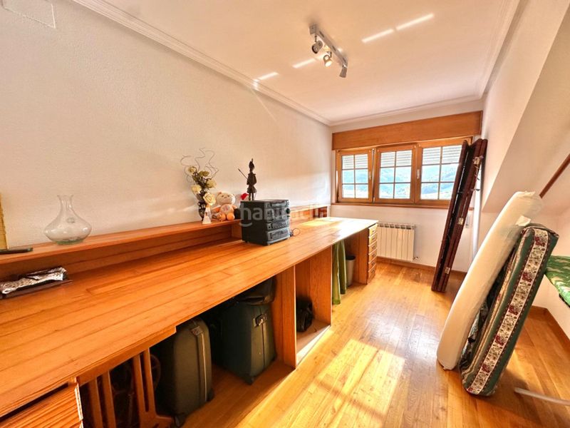 Foto 58e2516c-c5af-47a1-8eca-4ce7f4b5ac44. Xalet amb calefacció aparcament piscina a Valdés