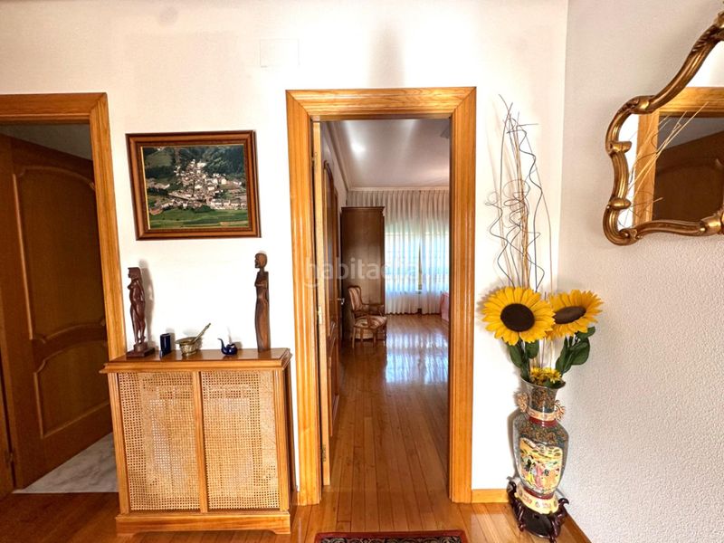 Foto 6096cd91-f52e-42b3-9feb-ed850440ebb1. Xalet amb aparcament piscina a Valdés