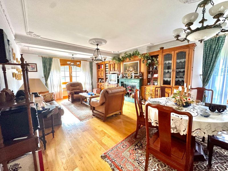 Foto 70ab637c-d652-4292-baf1-666c5f303dd7. Xalet amb aparcament piscina a Valdés