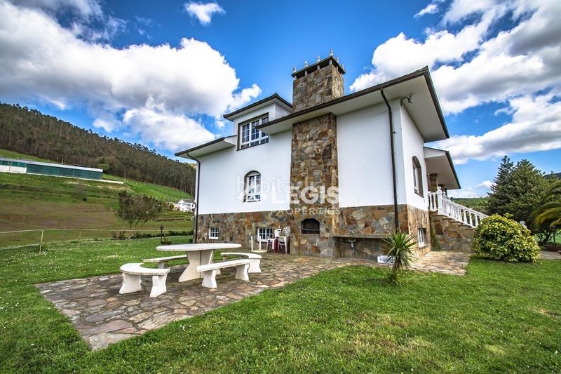 Foto 89b8d22a-8566-4e1b-b4c4-f8ff08a1972b. Xalet amb aparcament piscina a Valdés