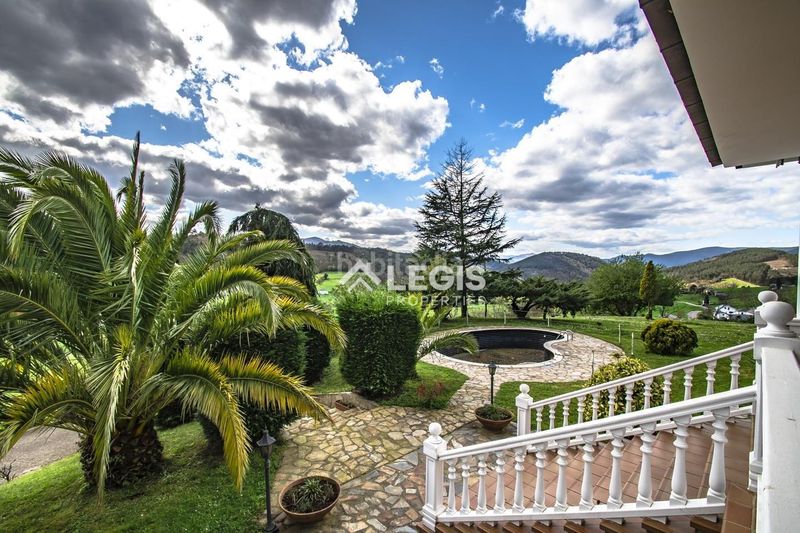 Foto 9571c2e7-4a27-4336-aa17-40a0f6315948. Xalet amb aparcament piscina a Valdés