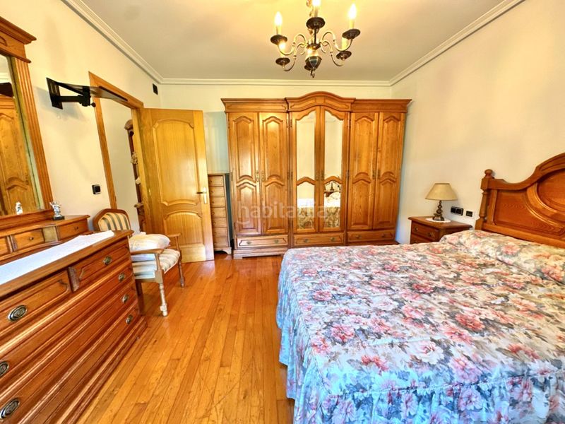 Foto 9d4070b6-90ef-4c37-9b64-cca58df9aa6a. Xalet amb aparcament piscina a Valdés