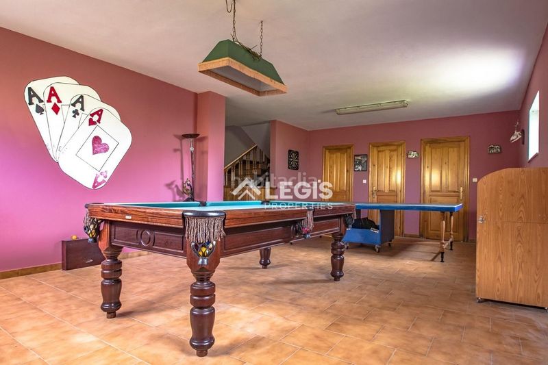 Foto a63ee3f1-b698-4337-b7f4-440b7be51a2b. Xalet amb calefacció aparcament piscina a Valdés