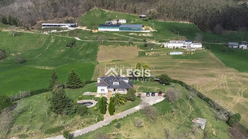 Foto f8a857c4-a000-4a26-9799-80a513b2ebe1. Xalet amb calefacció aparcament piscina a Valdés