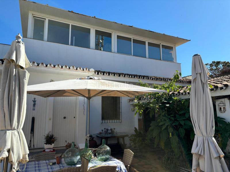 Foto b8dee2b1-a56f-4c55-8884-41c82bd1680a. Chalet avec chauffage parking dans Costabella Marbella