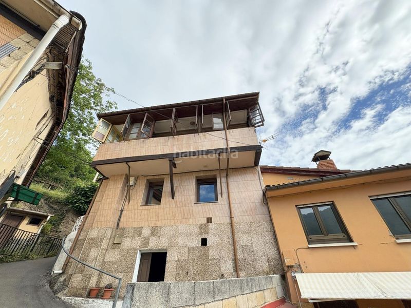 Foto f70b693c-aa8b-42c9-b093-7830f146ffd0. Casa amb calefacció a Aller