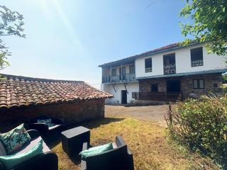 Masia  Lugar lugar escamplero. Casa, cuadra y tendejón con opción a fincas de mas de 5000 m2!!
