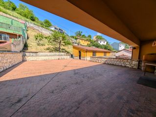 Xalet  Carretera general 7. Casa de dos plantas con terraza, finca y muy amplio garaje en co