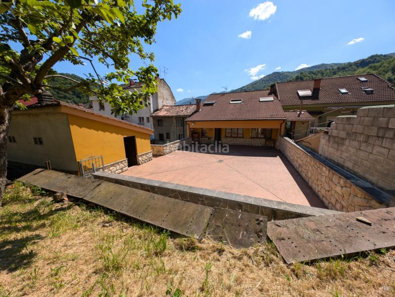 Foto 25519ca5-d1ef-419a-867e-afc22bbf8d7d. Xalet amb aparcament a Aller