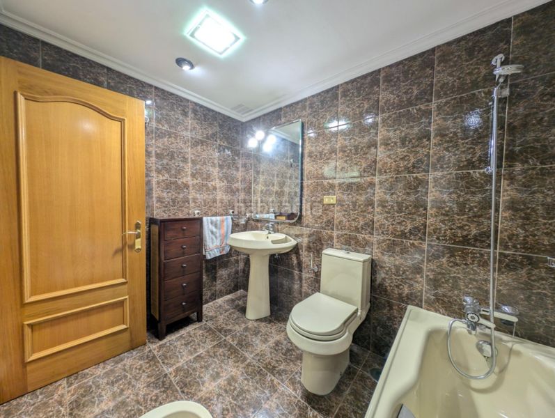 Foto 344fbb89-bf41-4795-9ef3-f60be62c7dcf. Xalet amb aparcament a Aller