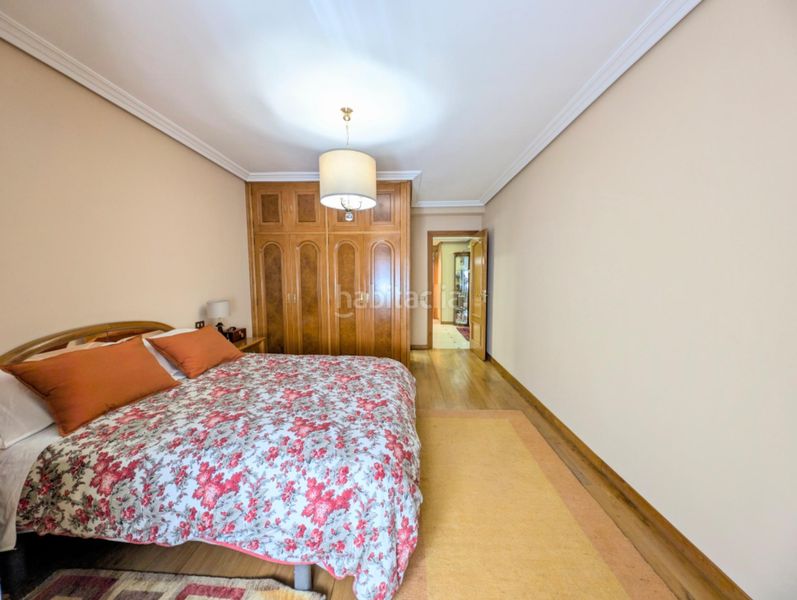 Foto 3de1cd8a-b7b2-450c-833f-80e90a512120. Xalet amb aparcament a Aller