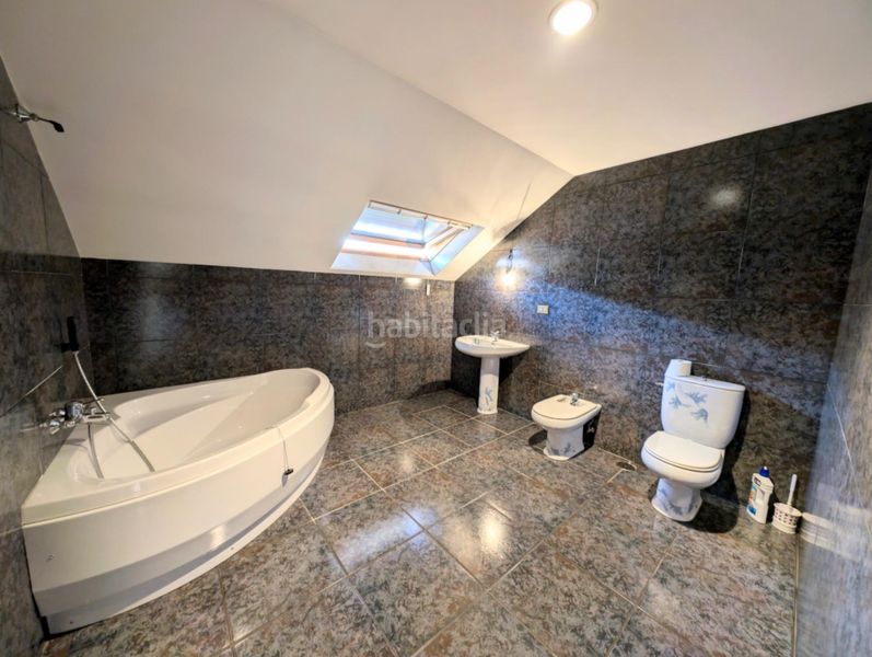 Foto 5cd03cfc-3f61-41ea-94f8-ac212ec1420d. Xalet amb aparcament a Aller