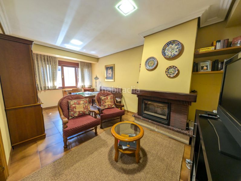 Foto 77b93401-2216-455a-8312-9a98f5c9f7a3. Xalet amb aparcament a Aller