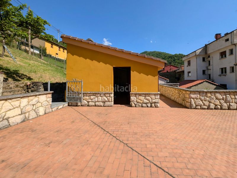 Foto 8c23b3cf-f4ae-45e1-995b-f89a96bbff49. Xalet amb aparcament a Aller