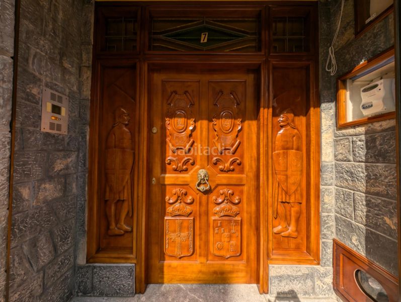 Foto bce98f67-d6d9-4820-b93a-40f254b60e39. Xalet amb aparcament a Aller