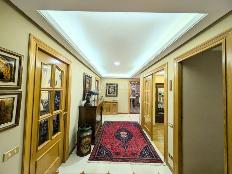 Foto c25b6e7b-ef4d-4b1a-9209-fecd62682bd5. Xalet amb aparcament a Aller