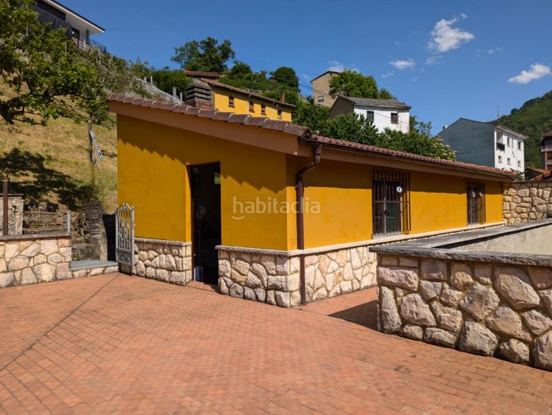 Foto fe43be11-e3ba-48a0-ab5d-d6d6a469c4c3. Xalet amb aparcament a Aller