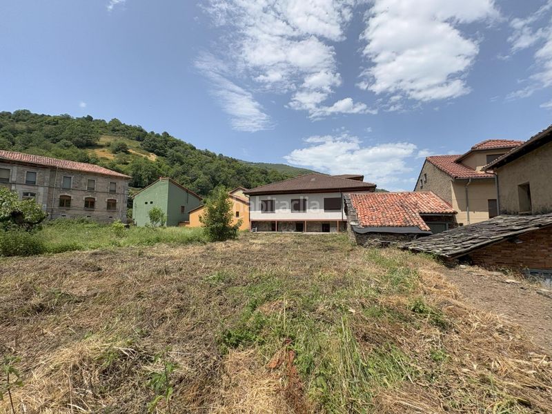 Foto e5116b51-5579-46d4-b960-215cae9ccdb6. Xalet amb aparcament a Aller